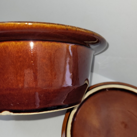 Vintage Hull Pottery Bean Pot - Picture 9 of 9